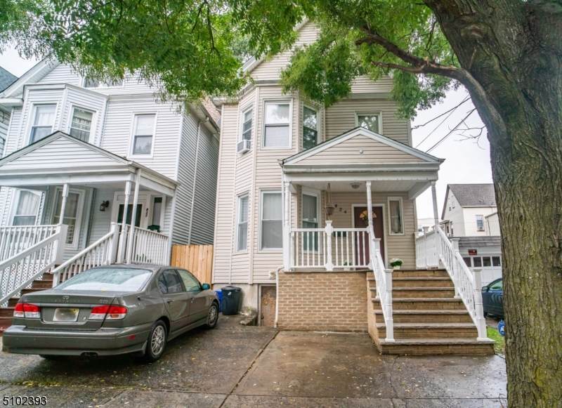 824 Ridge St - Photo 1