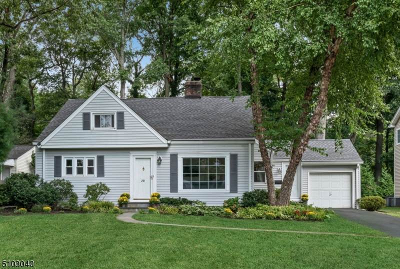 261 Glen Ave - Photo 1