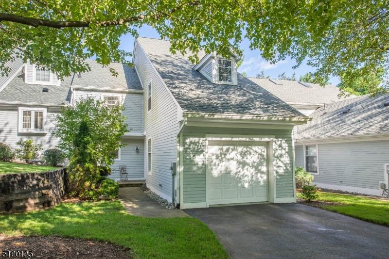 5 Village Dr - Photo 1