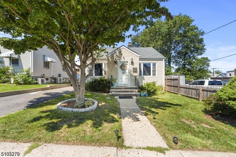 144 Sherry St - Photo 1