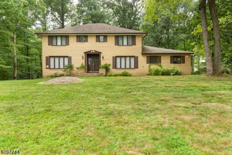 10 Stratford Way - Photo 1