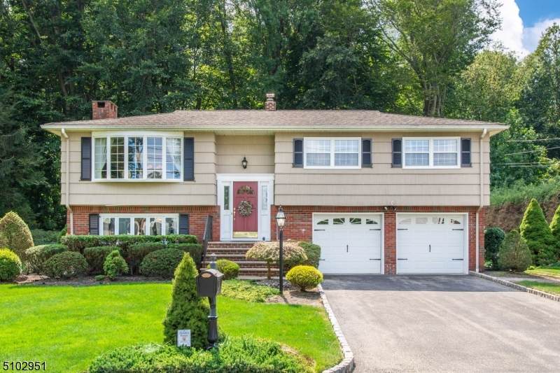 15 Linda Place - Photo 1