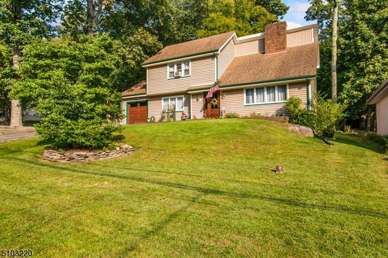 31 Algonquin Ave - Photo 1