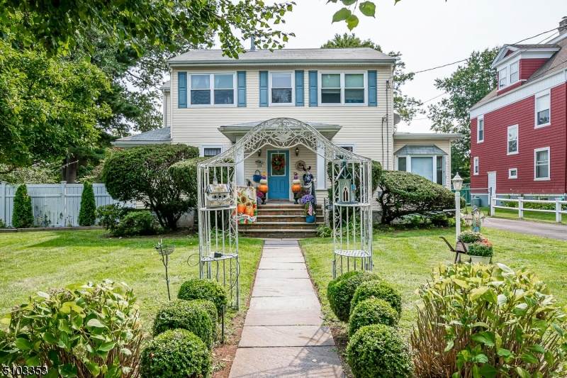 288 Elm Ave - Photo 1