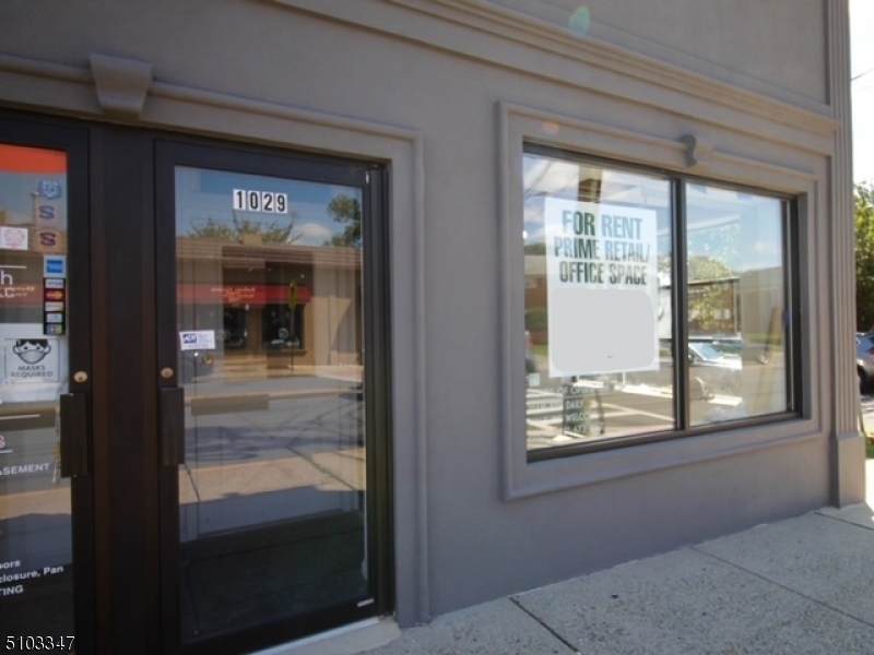 1029 Broad St - Photo 1