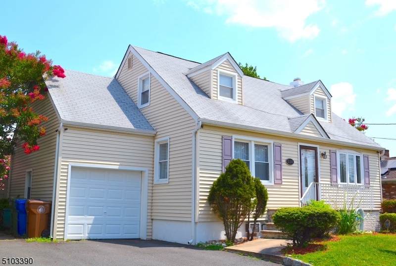 520 Dewitt St - Photo 1