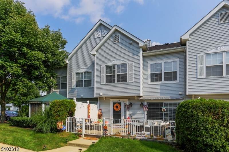 66 Shinnecock Hills Ct - Photo 1