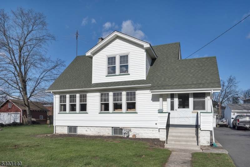 4 Arlington Pl - Photo 1