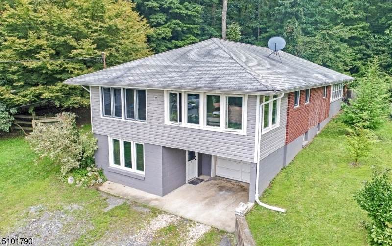 15 Hillside Ave - Photo 1