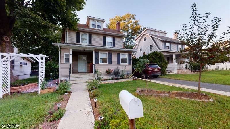 8 Beverly Rd - Photo 1