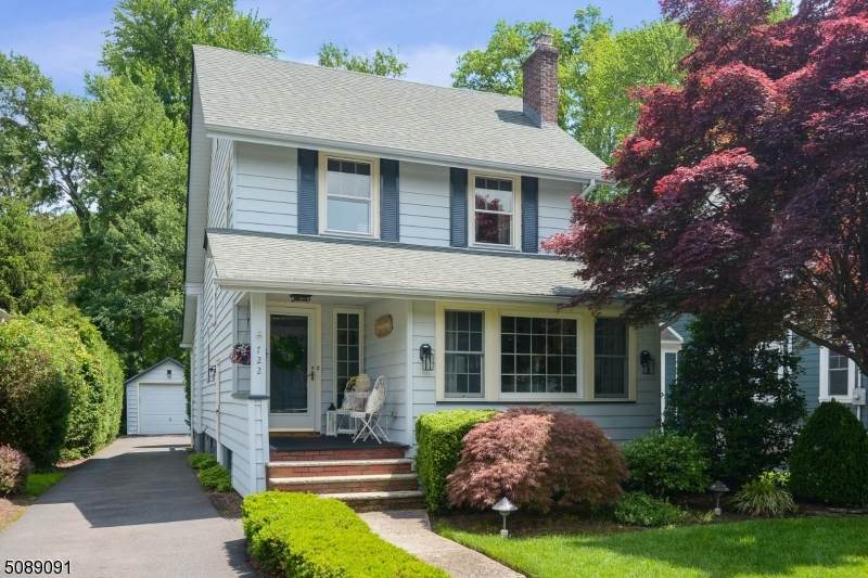 722 Fairacres Ave - Photo 1