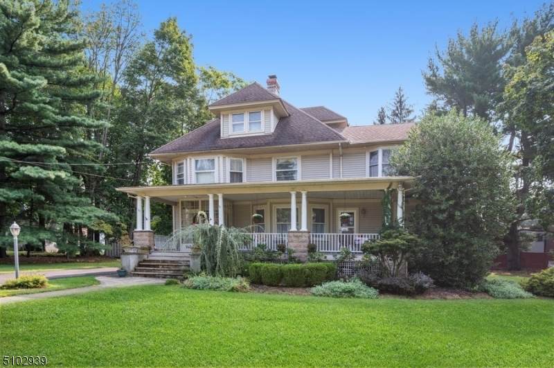 140 Beechwood Ave - Photo 1