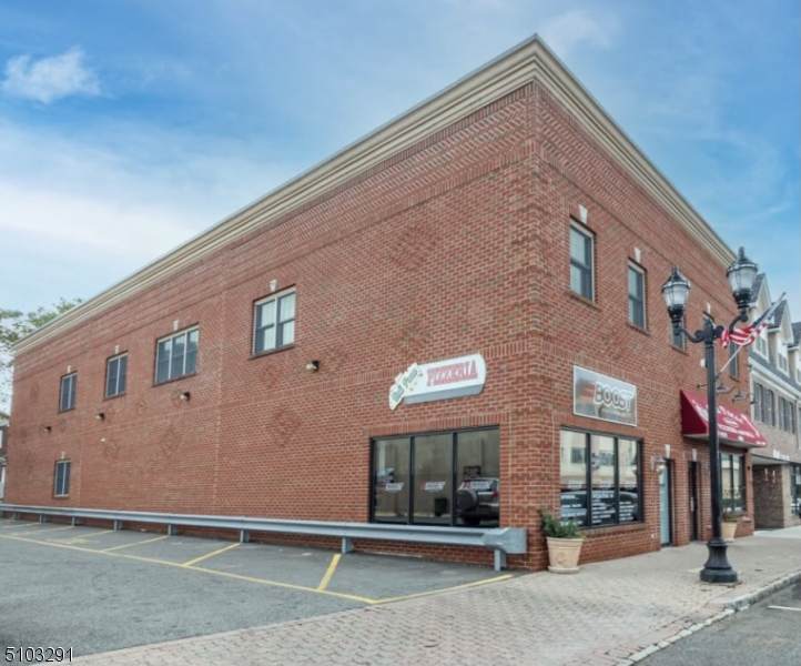 196 Franklin Ave - Photo 1
