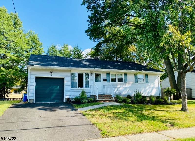 12 Fleetwood Dr - Photo 1