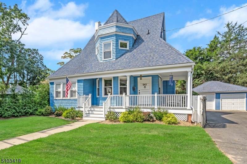 543 Mountain Ave - Photo 1