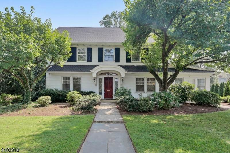 648 E Broad St - Photo 1