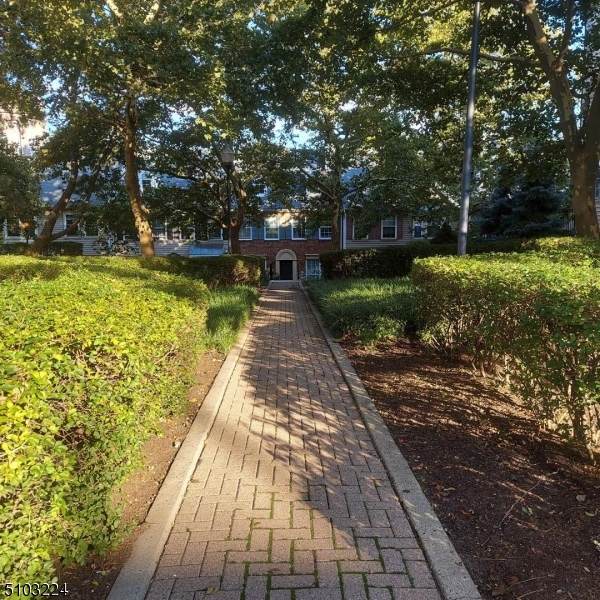 40 Boston Ct - Photo 1
