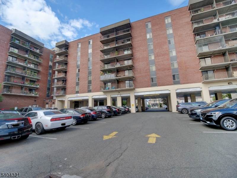 10 N Wood Ave Unit 206 - Photo 1