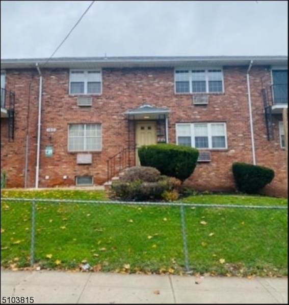 180 Highland Ave - Photo 1