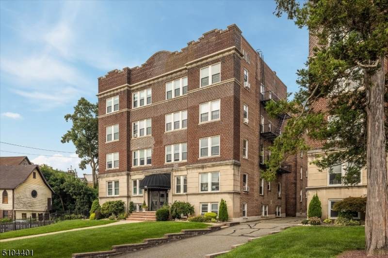 14 Forest St - Photo 1