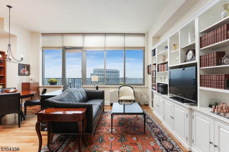1 Spring Street - Photo 1