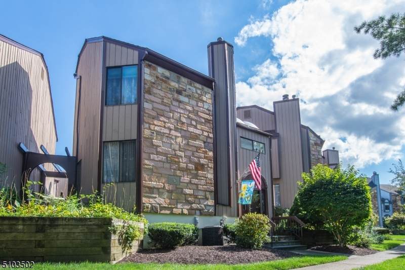 13 Delbarton Ct - Photo 1