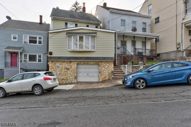52 Westervelt Ave - Photo 1