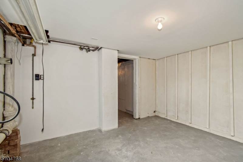 611 Norway Ave - Photo 1