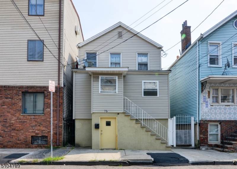 75 Chambers St - Photo 1