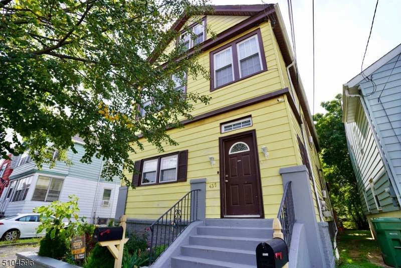 435 Brook St - Photo 1