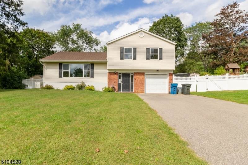 5 Fairview Ave - Photo 1
