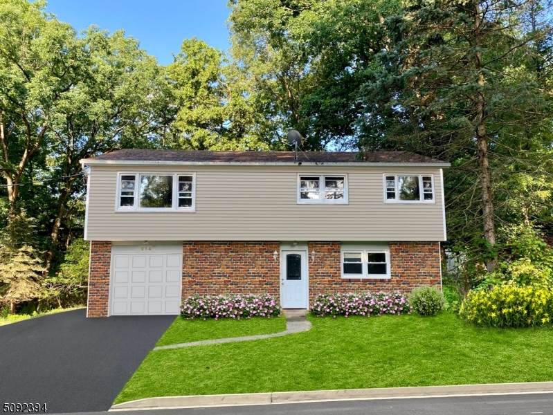 214 Elmira Trl - Photo 1