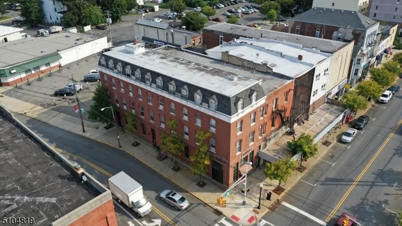 2 E Washington Ave - Photo 1