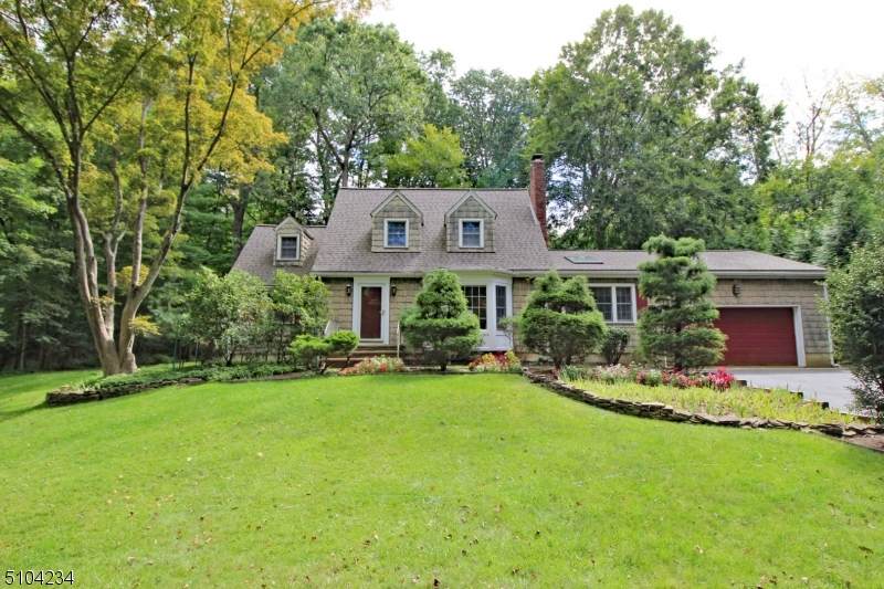 111 Washington Dr - Photo 1