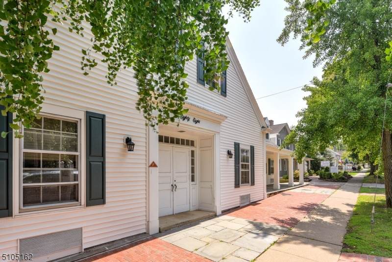 88 S Finley Ave - Photo 1