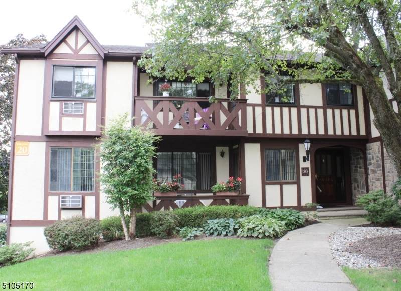 20 Kensington Rd - Photo 1