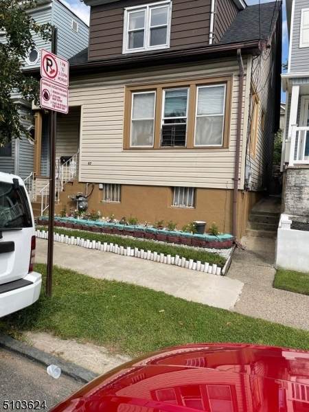 67 Crooks Ave - Photo 1