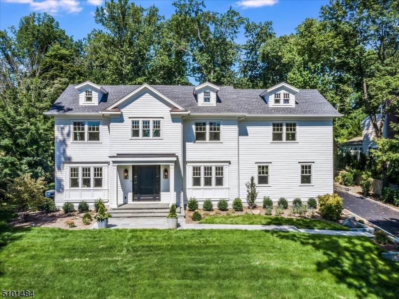 23 Woodfield Dr - Photo 1
