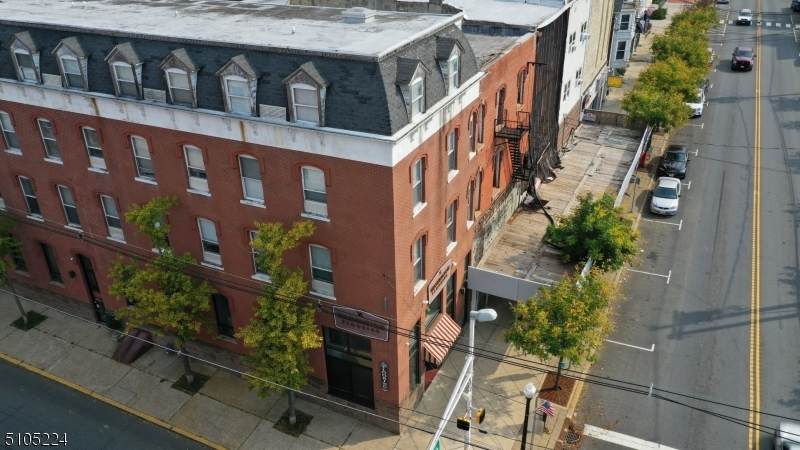 2 E Washington Ave - Photo 1