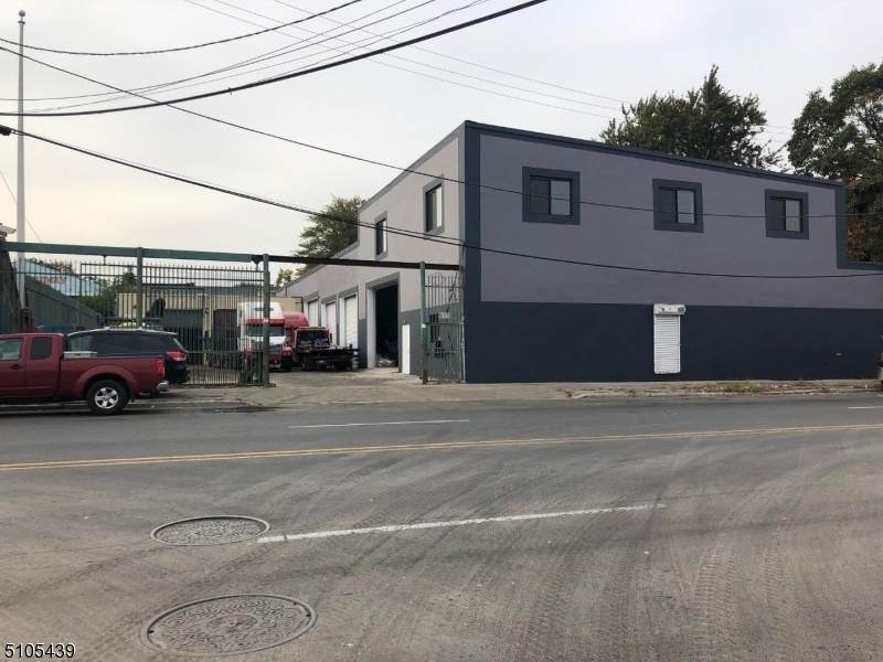 813 Frelinghuysen Ave - Photo 1