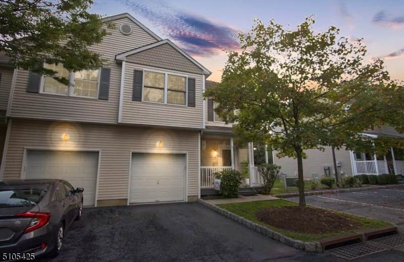 181 La Grande Ave - Photo 1