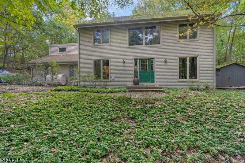 32 Sleepy Hollow Rd - Photo 1