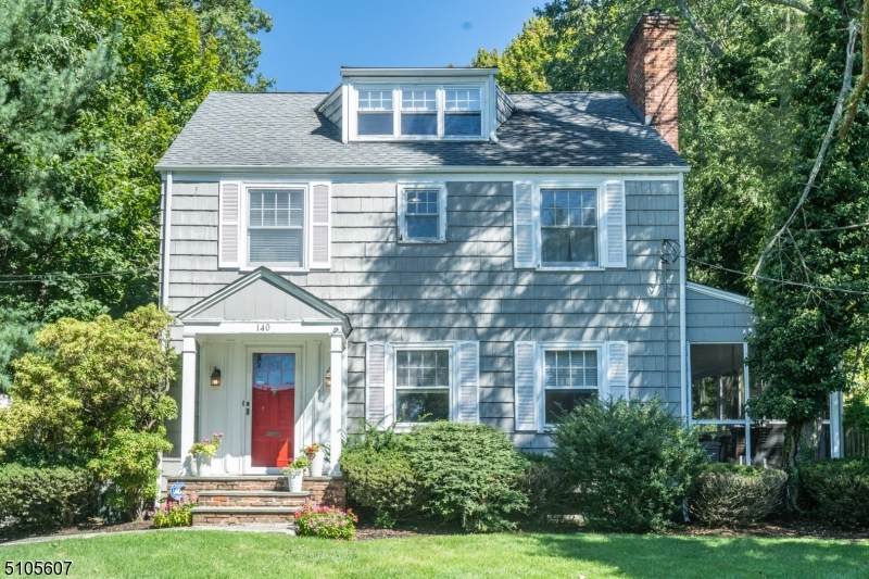 140 Claremont Ave - Photo 1