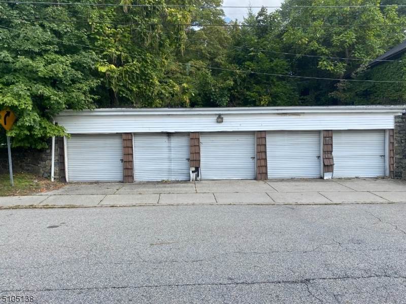 13 Arch St - Photo 1