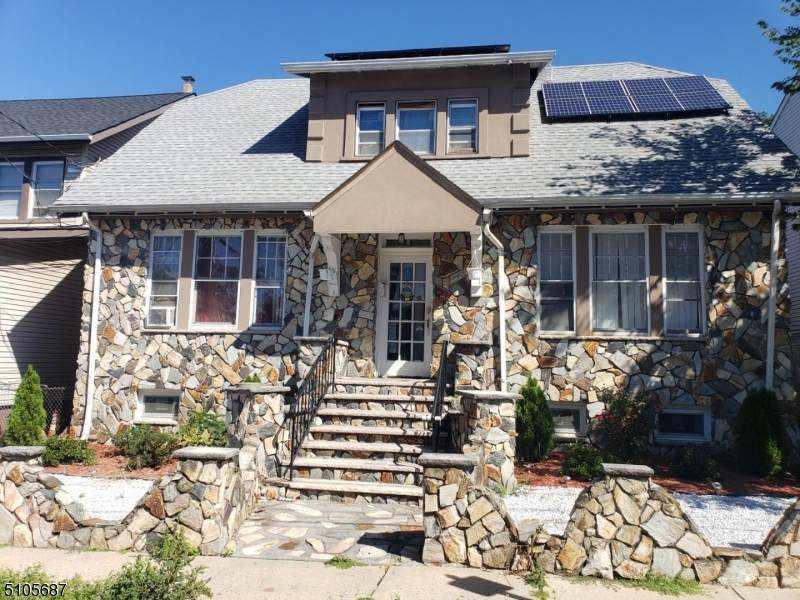 8 Laventhal Ave - Photo 1