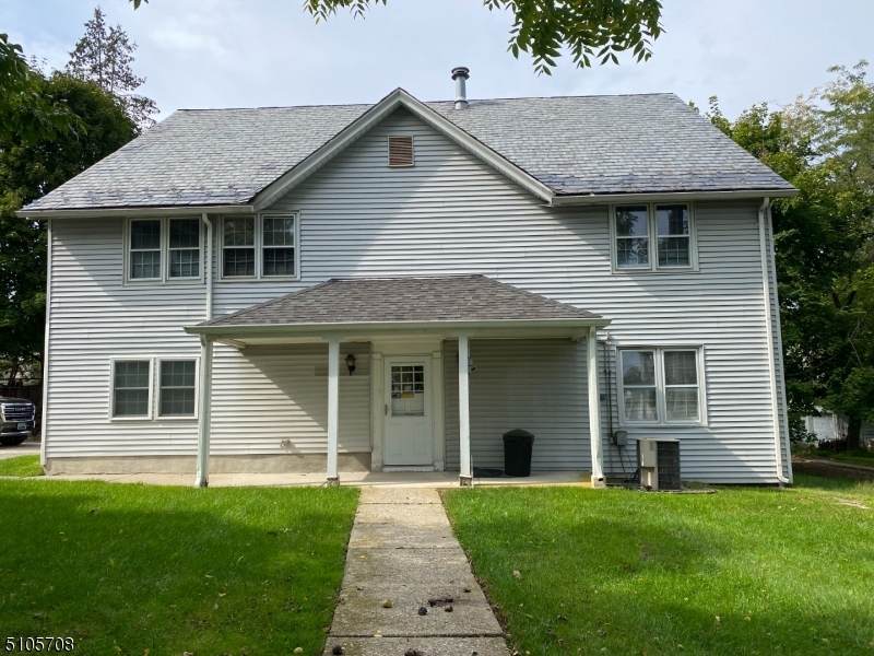 100 Main St - Photo 1