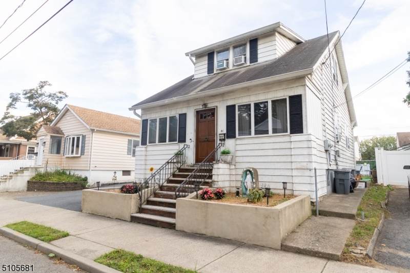 39 Bergen Blvd - Photo 1