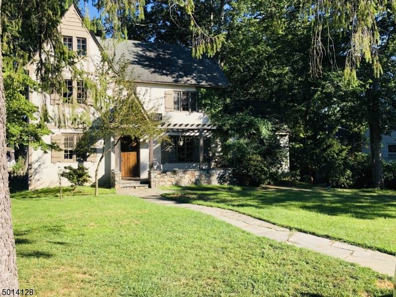 55 Beverly Rd - Photo 1