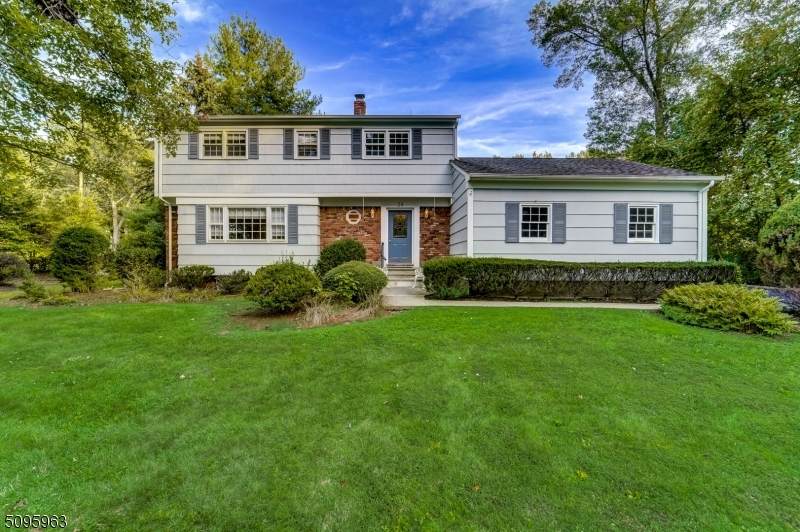 24 Pitcairn Dr - Photo 1