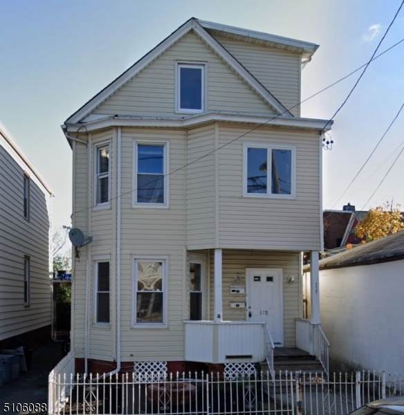 172 9th St - Photo 1